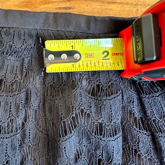 Trina Turk Los Angeles Black Lace Black Lace Overlay Lined skirt - Picture 7 of 14